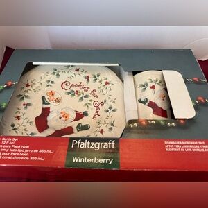 Pfaltzgraff Winterberry Cookies and Milk for Santa Set Open Box